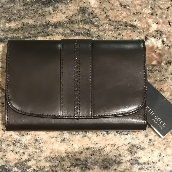Kenneth Cole Handbags - Kenneth Cole NY Leather Dark Brown Wallet Kenneth Cole Handbags - Kenneth Cole NY Leather Dark Brown Wallet